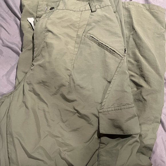 Halara XL cargo flare leg pants - Picture 3 of 6